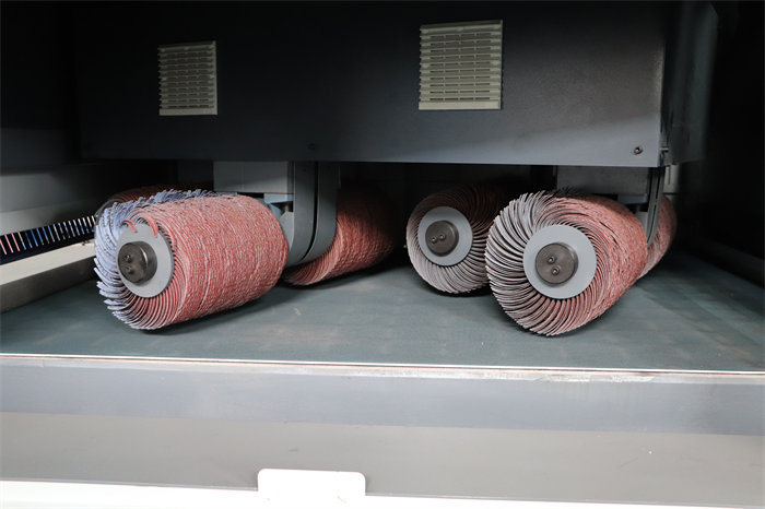 CNC_Metal_Deburring_Machine_3.JPG